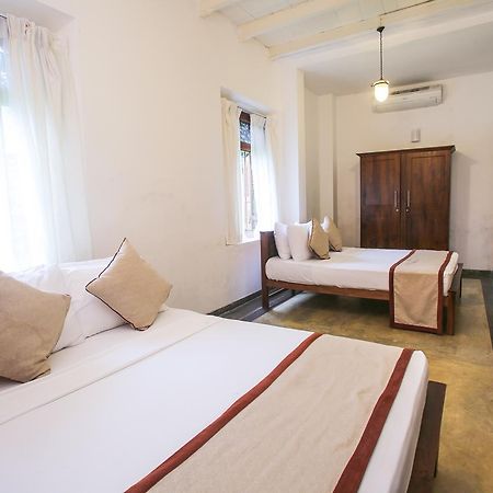 Villa Indrasiriya อาฮานกามา ภายนอก รูปภาพ
