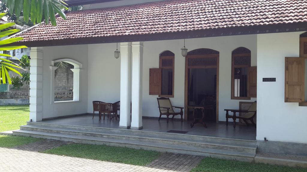 Villa Indrasiriya อาฮานกามา ภายนอก รูปภาพ