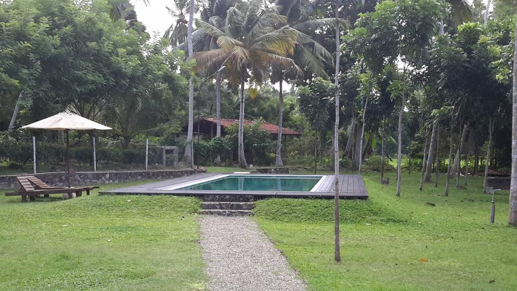 Villa Indrasiriya อาฮานกามา ภายนอก รูปภาพ